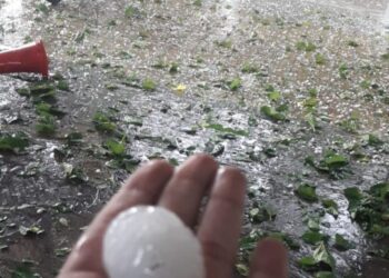 El granizo golpeó con fuerza el Gran San Juan y dejó postales de película
