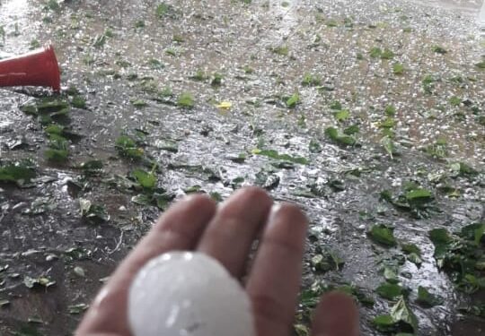 El granizo golpeó con fuerza el Gran San Juan y dejó postales de película