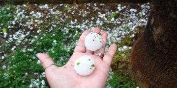 El granizo golpeó con fuerza el Gran San Juan y dejó postales de película