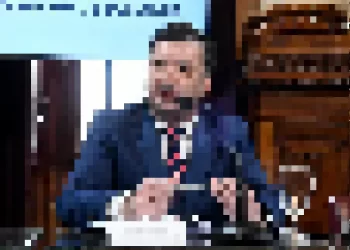 Conocido senador peronista fue detenido en Paraguay con 200 mil dólares