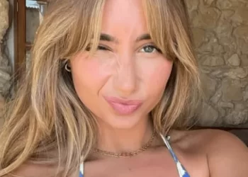 Modelo tuvo relaciones con 100 hombres y se largó a llorar