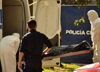 Se encerró en su habitación y lo encontraron sin vida