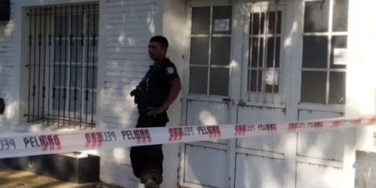 Conmoción: Encuentran a una mujer muerta devorada por sus perros