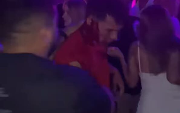 VIDEOS: Caos y pánico tras violenta pelea en un conocido boliche