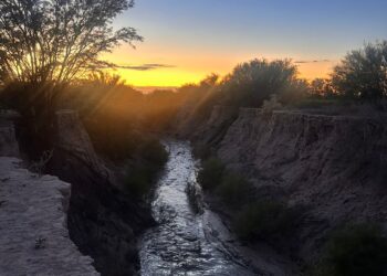 Sarmiento: joven desaparece y es hallado muerto tras intentar cruzar un badén