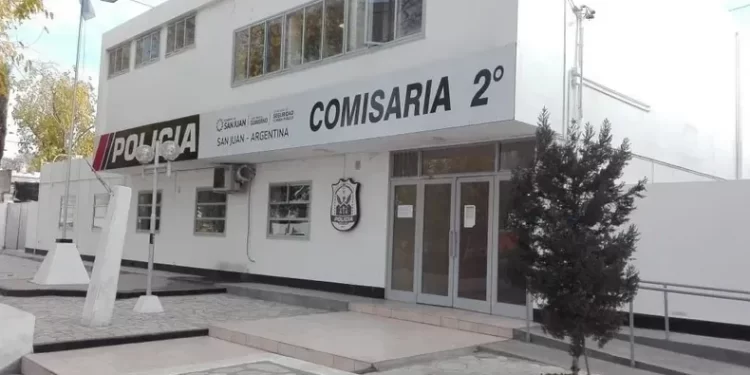 Un hombre murió en San Juan tras darse cabezazos contra el asfalto