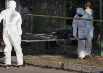 Se roció nafta, ató una cuerda a un árbol y se prendió fuego: murió calcinado