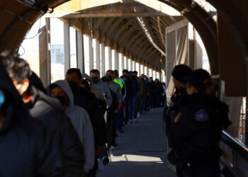 El Gobierno de Donald Trump detuvo a casi 1.000 inmigrantes en 24 horas