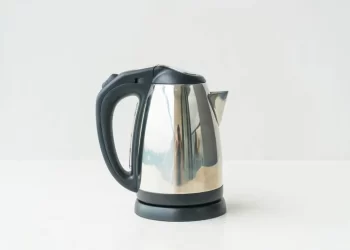 Ni vinagre ni bicarbonato: la forma natural para eliminar el sarro de la pava