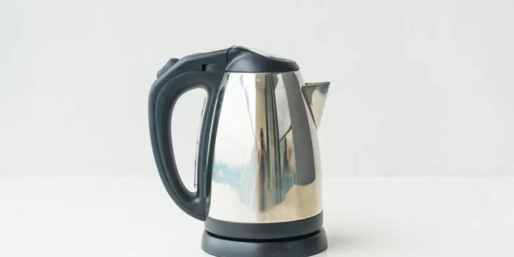 Ni vinagre ni bicarbonato: la forma natural para eliminar el sarro de la pava