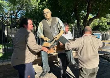 Icono turístico en pausa: restaurarán la estatua de Sarmiento en San Juan