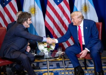 Donald Trump se reunió con Milei y lo elogió: “Estoy orgulloso de vos”
