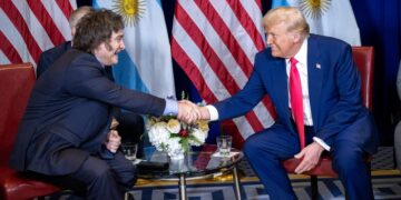 Donald Trump se reunió con Milei y lo elogió: “Estoy orgulloso de vos”