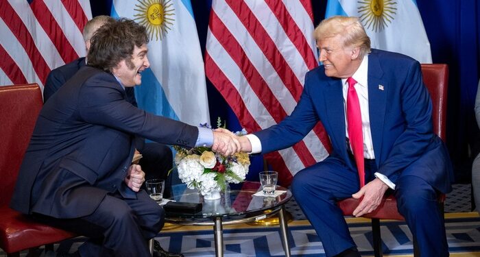 Donald Trump se reunió con Milei y lo elogió: “Estoy orgulloso de vos”