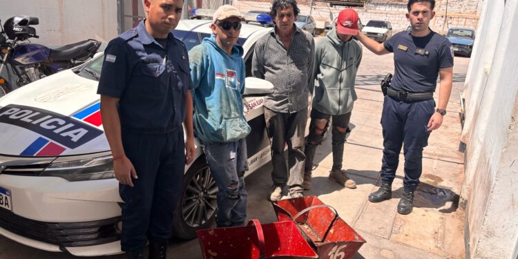 Los atraparon con las manos en la uva: tres detenidos en una finca de Caucete