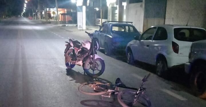 Impactante accidente en Caucete: motociclista atropelló a una mujer en su bicicleta