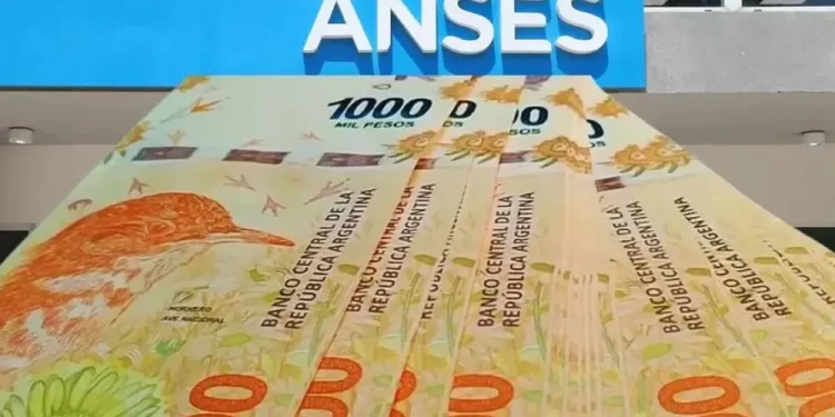 Los beneficiarios que cobrarán $733.560: AUH, Tarjeta Alimentar y Ayuda Escolar