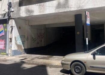 Un indigente de 72 años murió tras ser golpeado y violado por un “trapito”