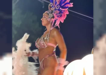 Una intendenta sorprendió a todos bailando en los corsos de su ciudad