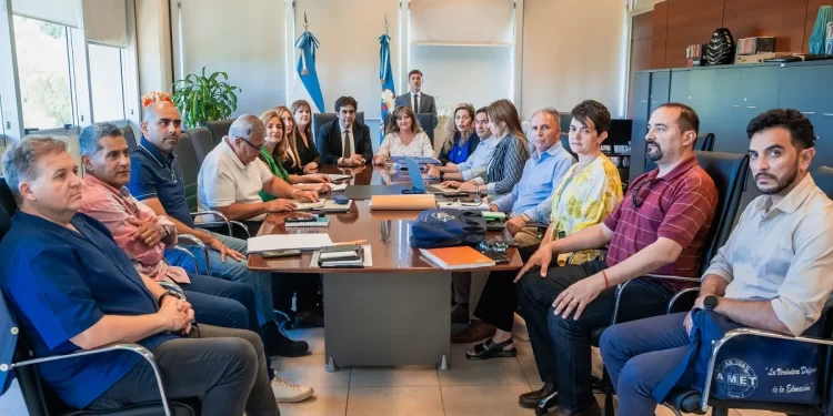 Salarios docentes en la mira: el Gobierno y gremios inician la discusión paritaria