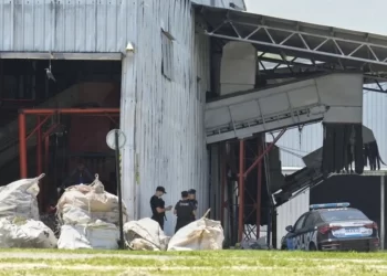Hallan el cuerpo de una bebé recién nacida en una planta de residuos