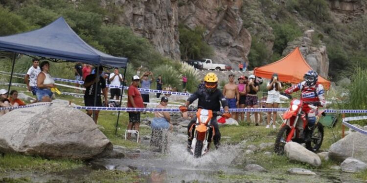 Llega el Safari tras las Sierras de motos y cuatriciclos a Valle Fértil