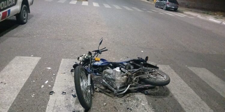 Rawson: Un motociclista terminó herido y el conductor huyó sin auxiliarlo