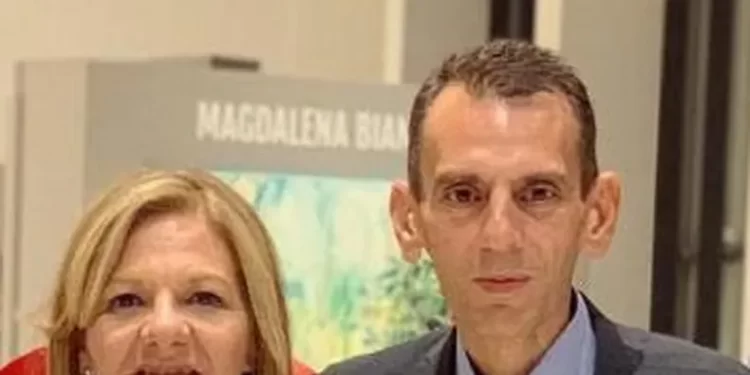 Sorpresa política: El marido de la exministra de Uñac ahora trabaja para Milei