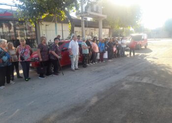 Romina Rosas cerró en Caucete el Área de Adultos Mayores y los ancianos protestaron