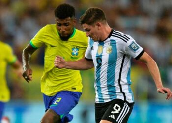 Argentina recibe a Brasil con la misión de alcanzar la clasificación al Mundial 2026