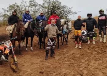 Enduristas se quedaron sin combustible y pasaron horas perdidos en Vallecito