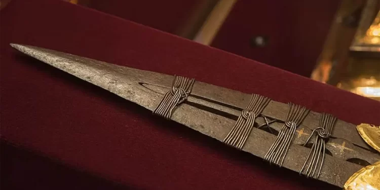 El Vaticano enseñó públicamente la lanza que perforó a Jesús en la cruz