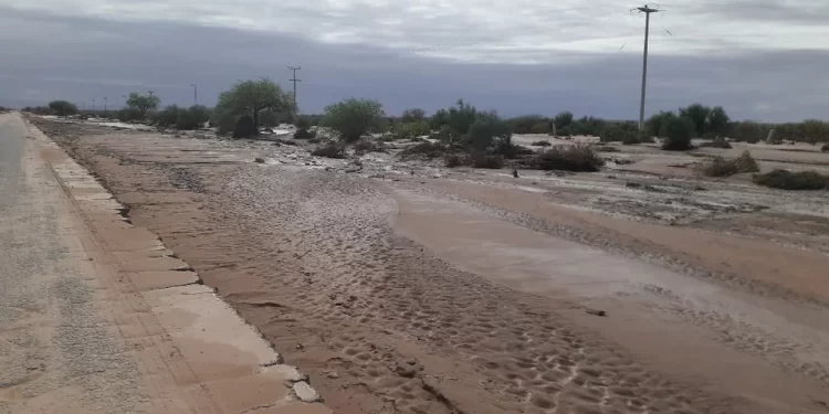 Peligro en la ruta: la creciente dañó la banquina y advierten a conductores