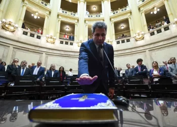 Sergio Uñac, el senador fantasma: no dijo ni una palabra en el Congreso en el 2024