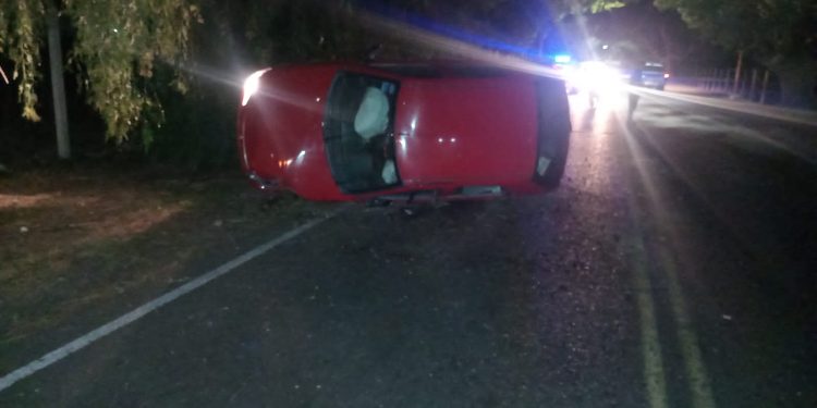 Sanjuanina se salvó de milagro tras volcar su auto al esquivar una paloma