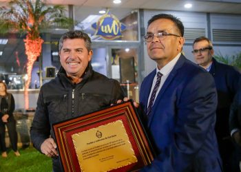 Orrego estuvo presente en el inicio de los festejos por el 90° aniversario de la UVT