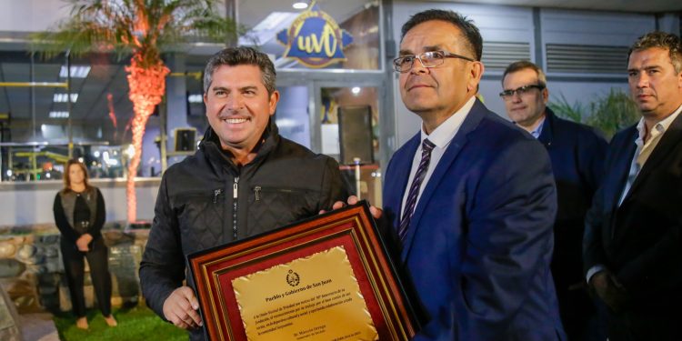 Orrego estuvo presente en el inicio de los festejos por el 90° aniversario de la UVT