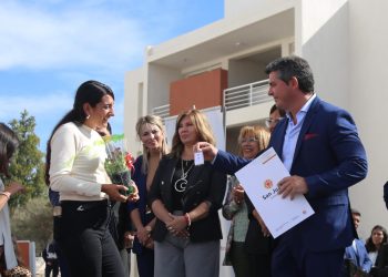 Marcelo Orrego entregó 112 viviendas del nuevo barrio Los Surcos en Chimbas