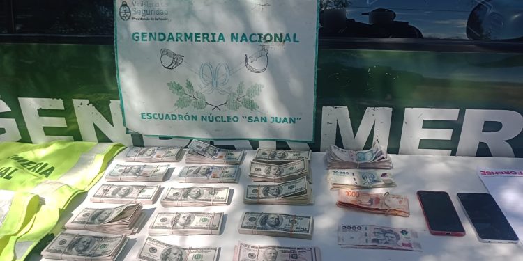 Cayó en San Juan con más de 135 mil dólares y casi 2 millones de pesos sin justificar