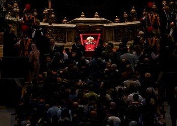 Último adiós al papa Francisco: su ataúd fue sellado en una ceremonia privada