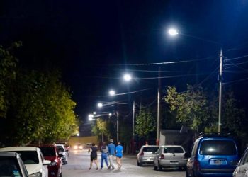 Nueva iluminación LED en una arteria clave para cinco barrios de Chimbas