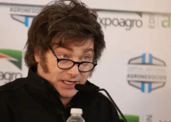 La periodista que se “acercó” a Javier Milei tras la separación con Yuyito González