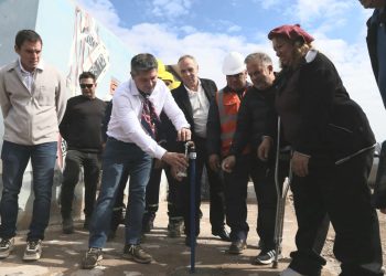 Después de años de abandono, Orrego cumplió con Vallecito y llevó el agua potable