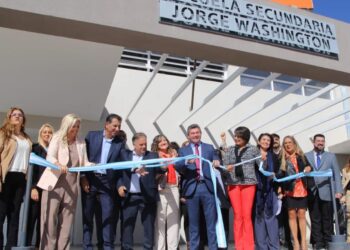 San Juan suma nuevas escuelas: Orrego habilitó dos establecimientos en Pocito