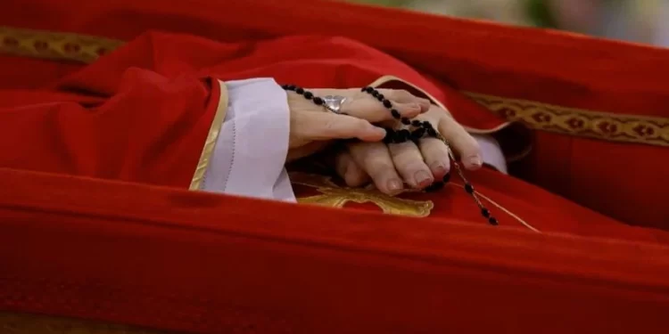 Así es el velorio del Papa Francisco: dónde está y quiénes tienen acceso