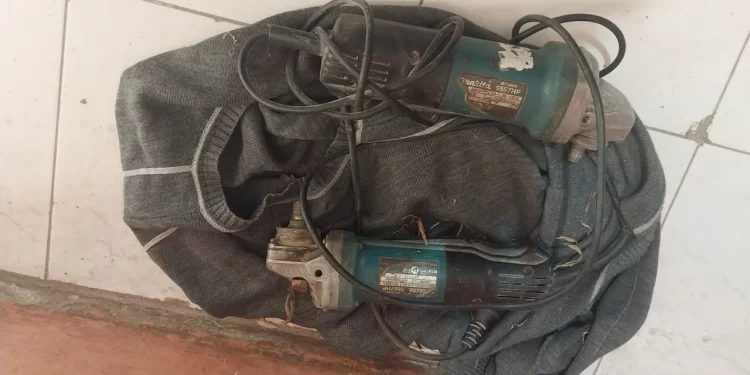 Ladrón sorprendido en una carpintería fue golpeado hasta que llegó la policía