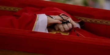 El Vaticano decidió extender el horario del velatorio del Papa Francisco