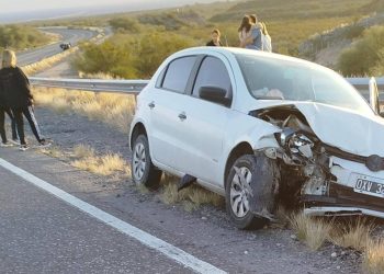 Grave accidente en la Ruta 141: un auto se cruzó de carril y chocó de frente