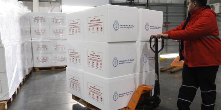 El Ministerio de Salud distribuye vacunas contra el sarampión