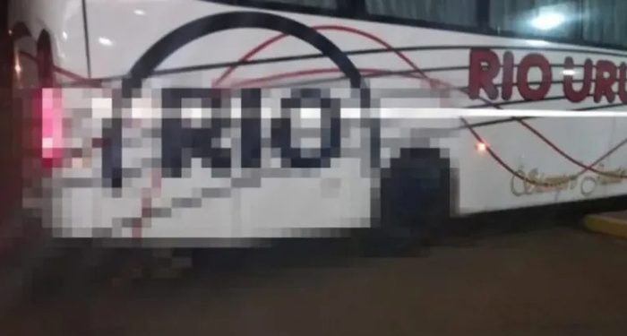 Misterio: Un micro llegó a una terminal arrastrando un cadáver